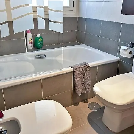 Piso Bajo 3 2 Banos Y Gran Terraza Dénia