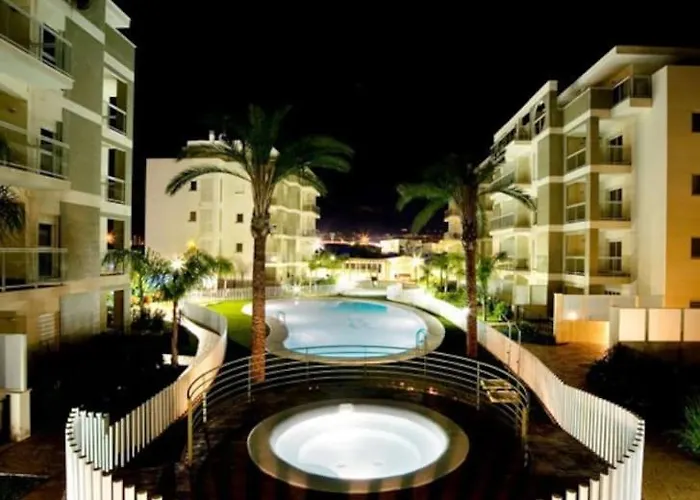 Apartament Piso Bajo 3 2 Banos Y Gran Terraza