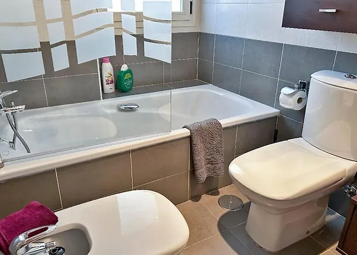 Piso Bajo 3 2 Banos Y Gran Terraza Denia