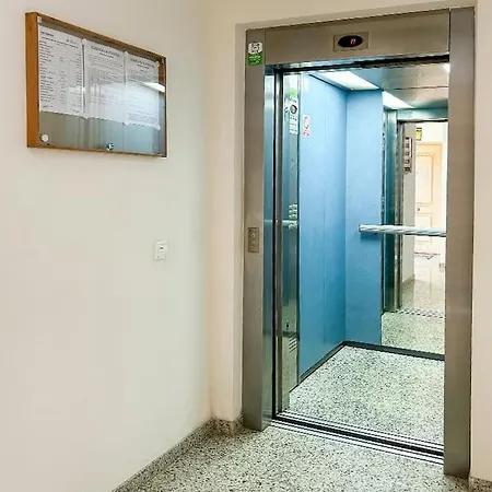 Piso Bajo 3 2 Banos Y Gran Terraza Daire